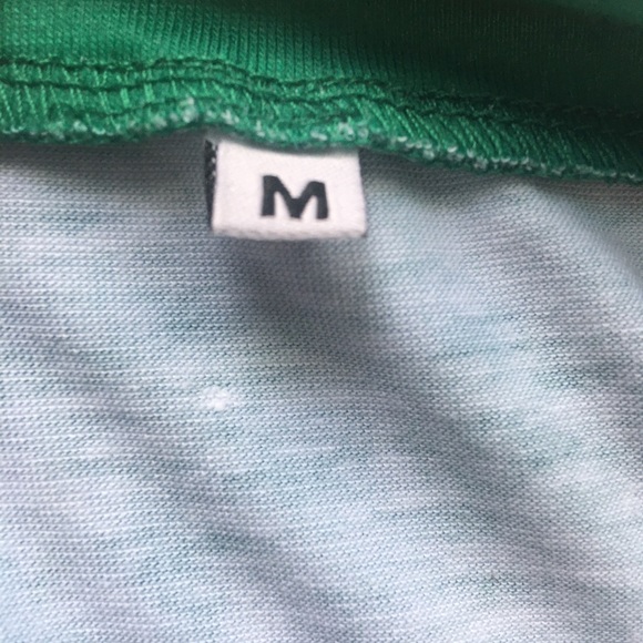 Four Leaf Clover Vneck Shirt Size M - Picture 4 of 5